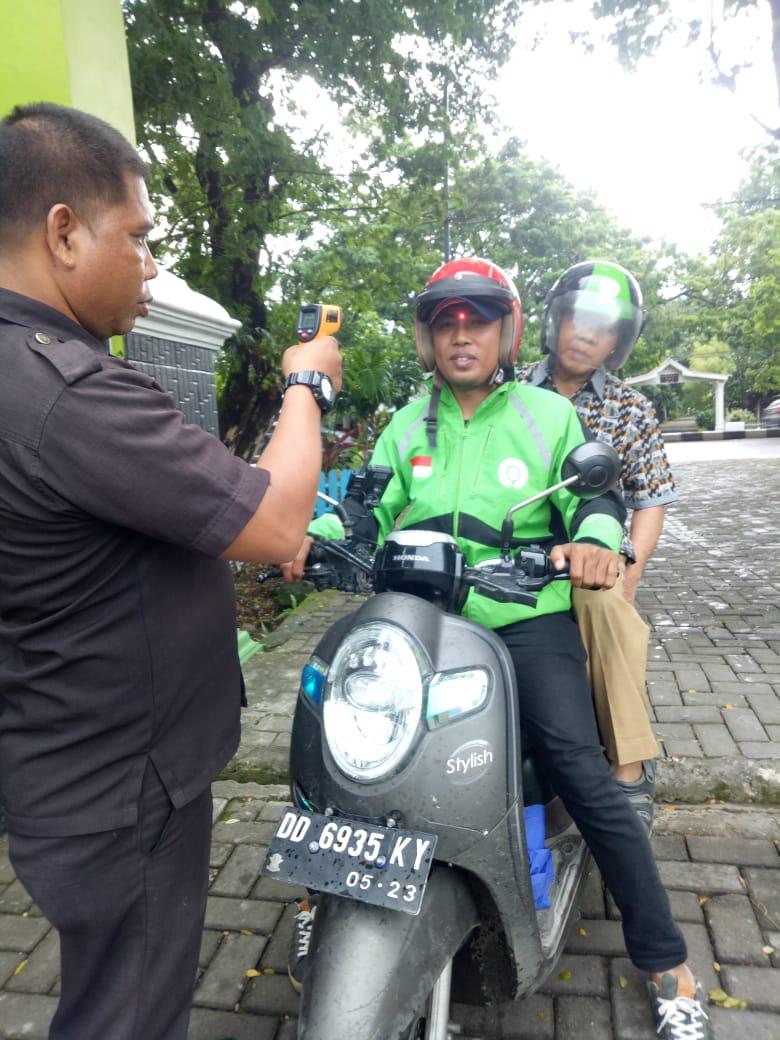 Kepala BDK Makassar pimpin langsung pembersihan kantor dan Ruang Asrama, Antisipasi Penyebaran Covid-19